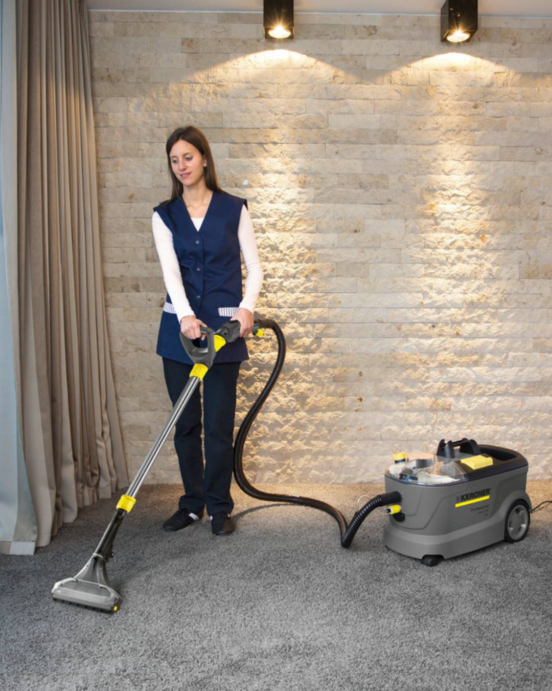 Professional cleaning equipment: Karcher Puzzi 10/2 Adv
